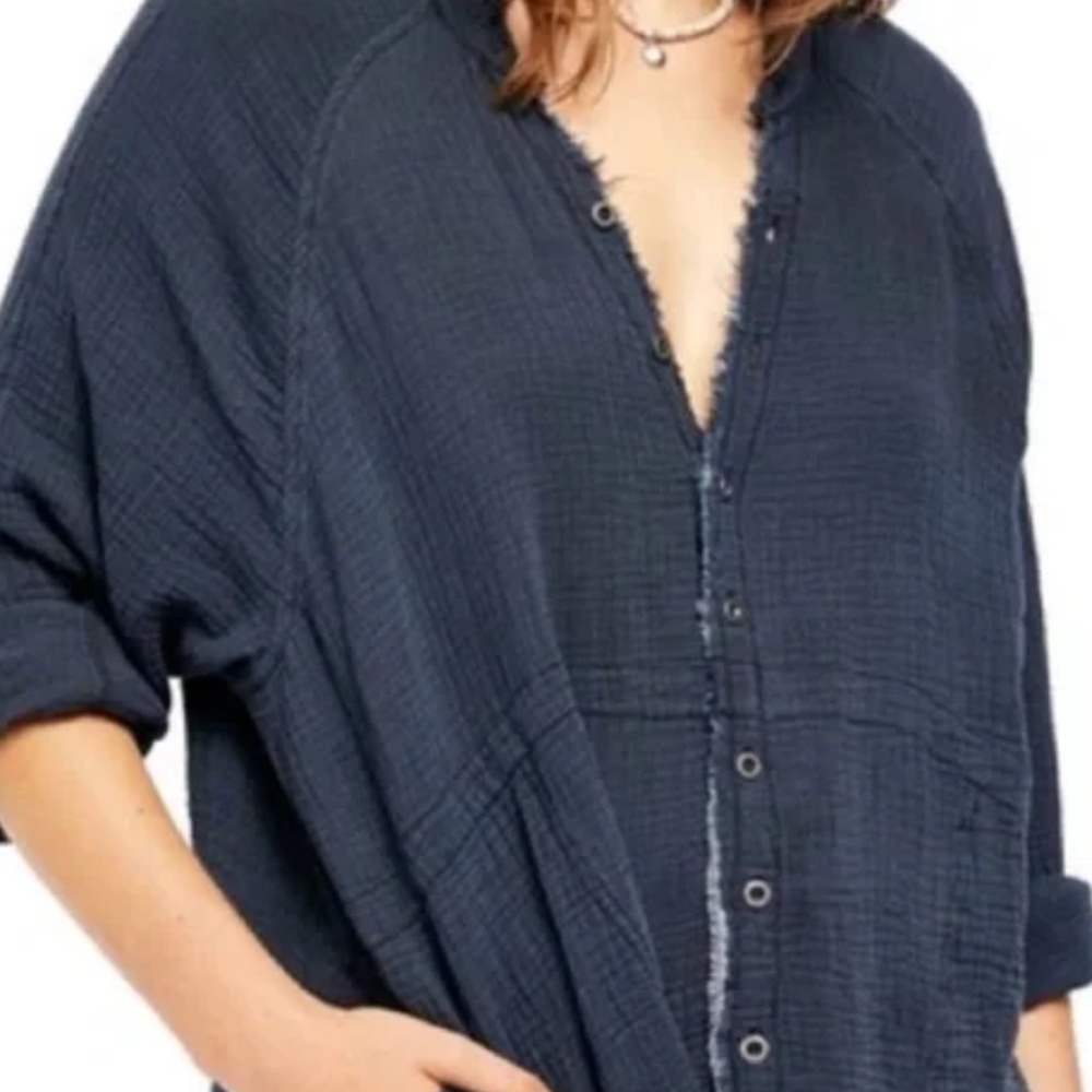 Free People Summer Daydream button down in gray/blue Size Large. Generous